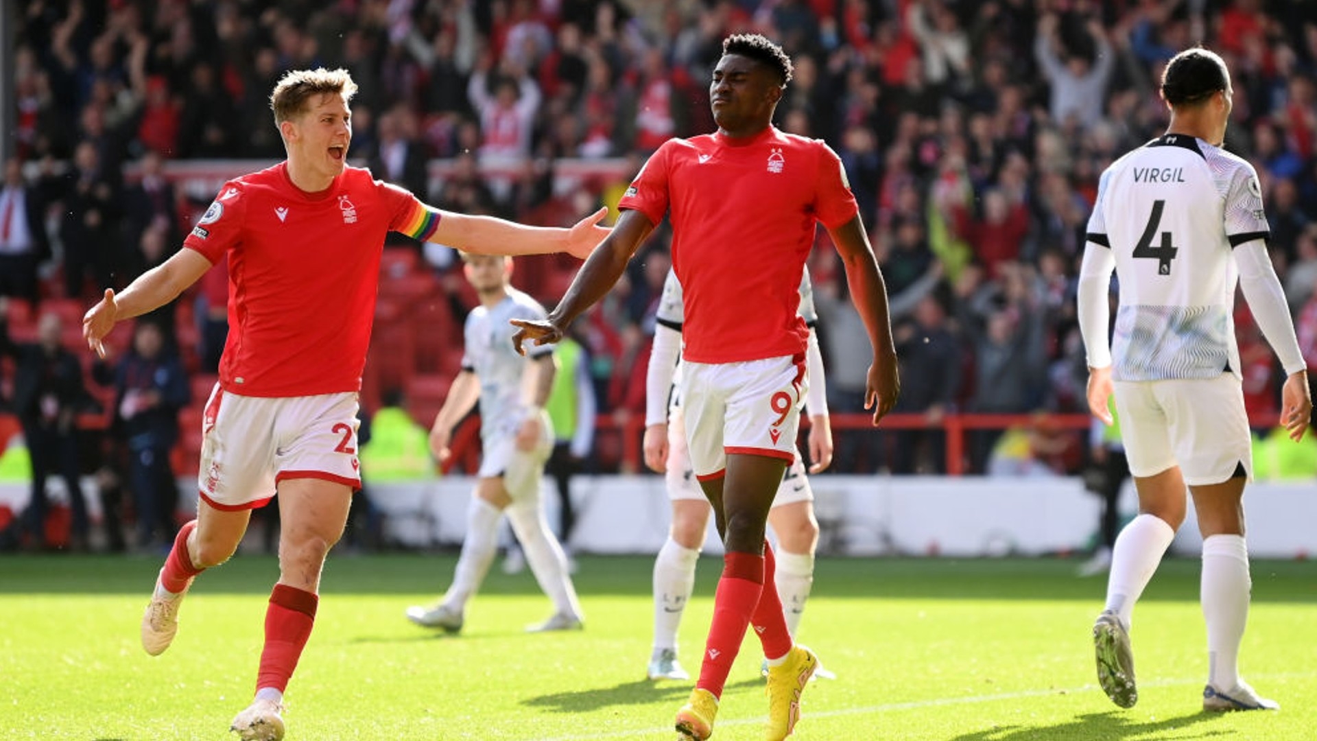 納烏高層的 納烏高層的